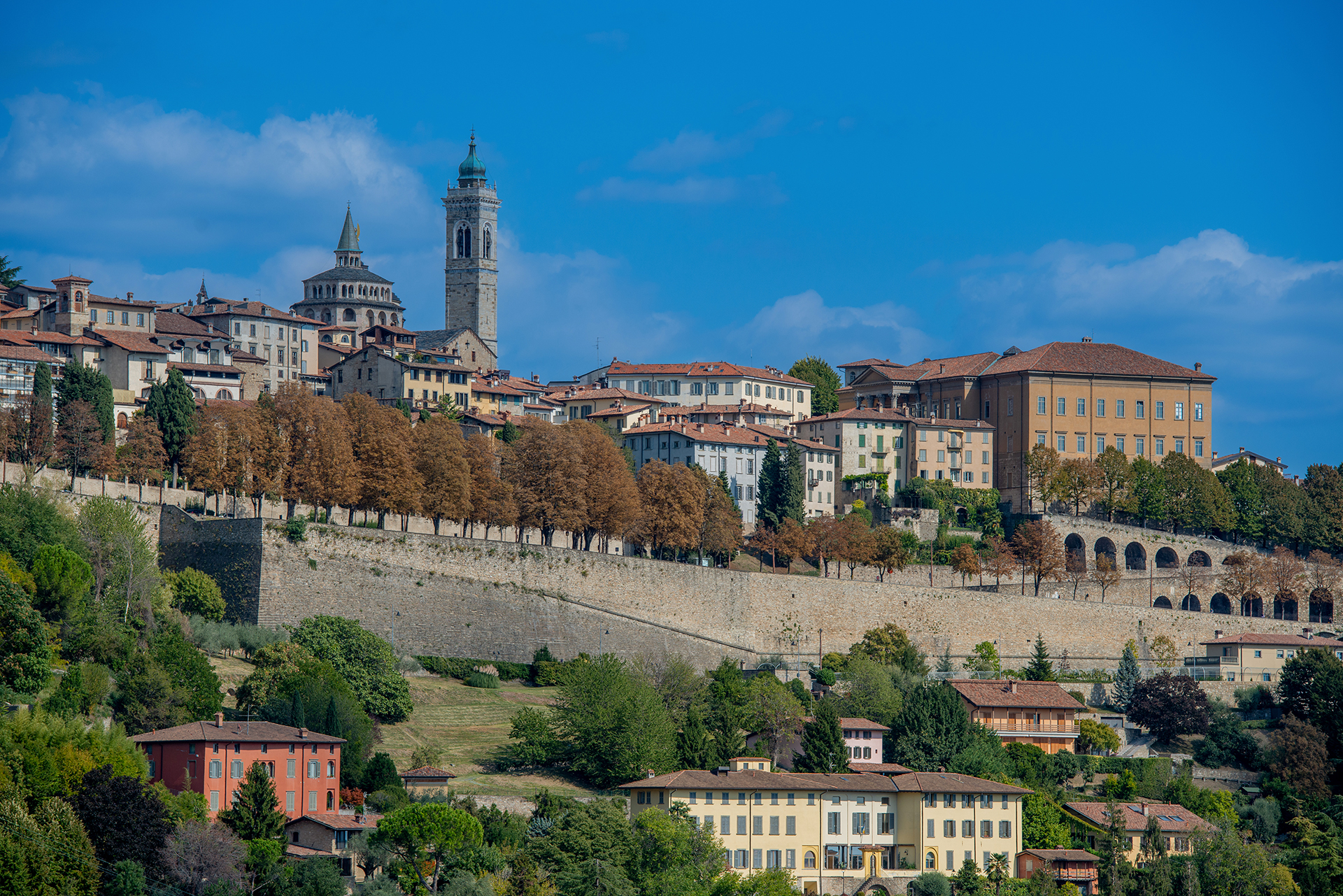 Transfer aeroporto Bergamo Orio al Serio con pullman e bus con conducente da Torino